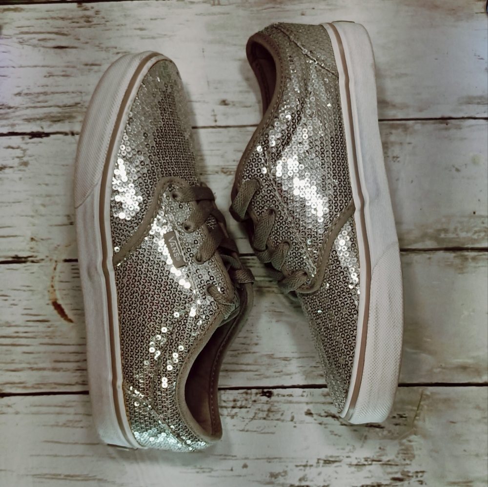 Vans - Picture 7 of 10